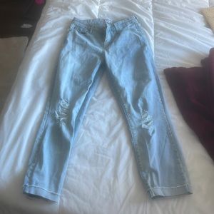 Light wash levi mid rise boyfriend jeans